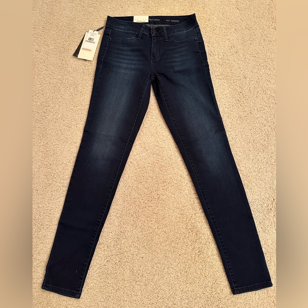 Brand New w/tags Calvin Klein Legging Jeans, Size 27.